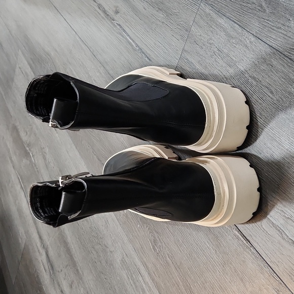 Steven by Steve Madden Black armond lug-sole Chelsea Boots size 8m - Picture 11 of 12